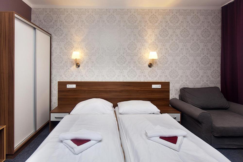 Arkada Hotel Bučovice Zewnętrze zdjęcie