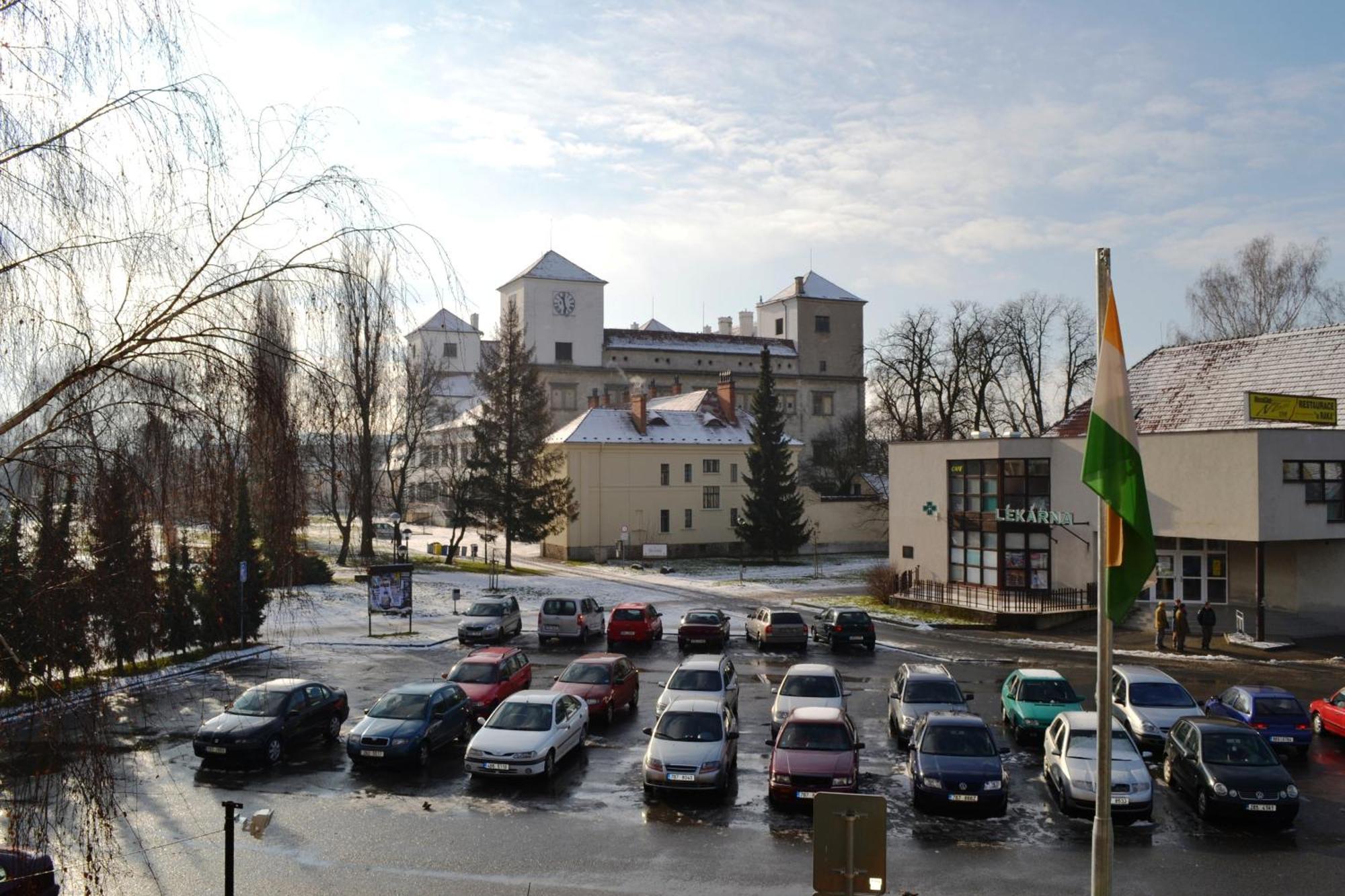Arkada Hotel Bučovice Zewnętrze zdjęcie