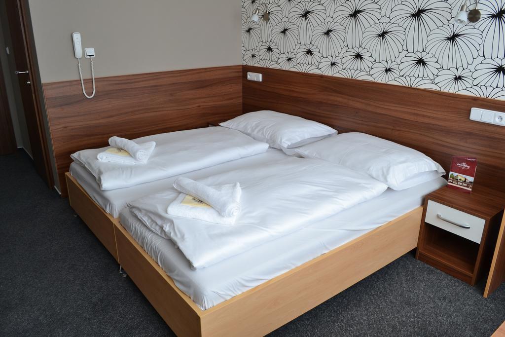 Arkada Hotel Bučovice Zewnętrze zdjęcie