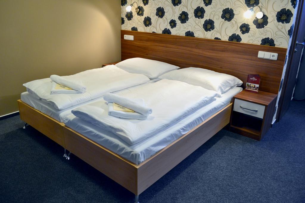 Arkada Hotel Bučovice Zewnętrze zdjęcie