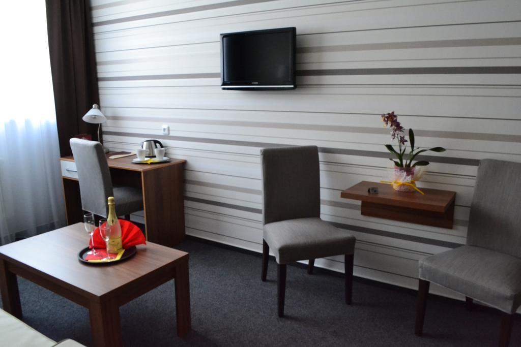 Arkada Hotel Bučovice Zewnętrze zdjęcie