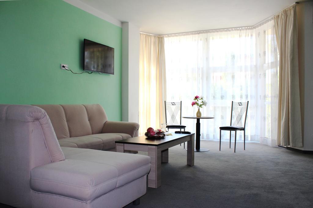 Arkada Hotel Bučovice Zewnętrze zdjęcie