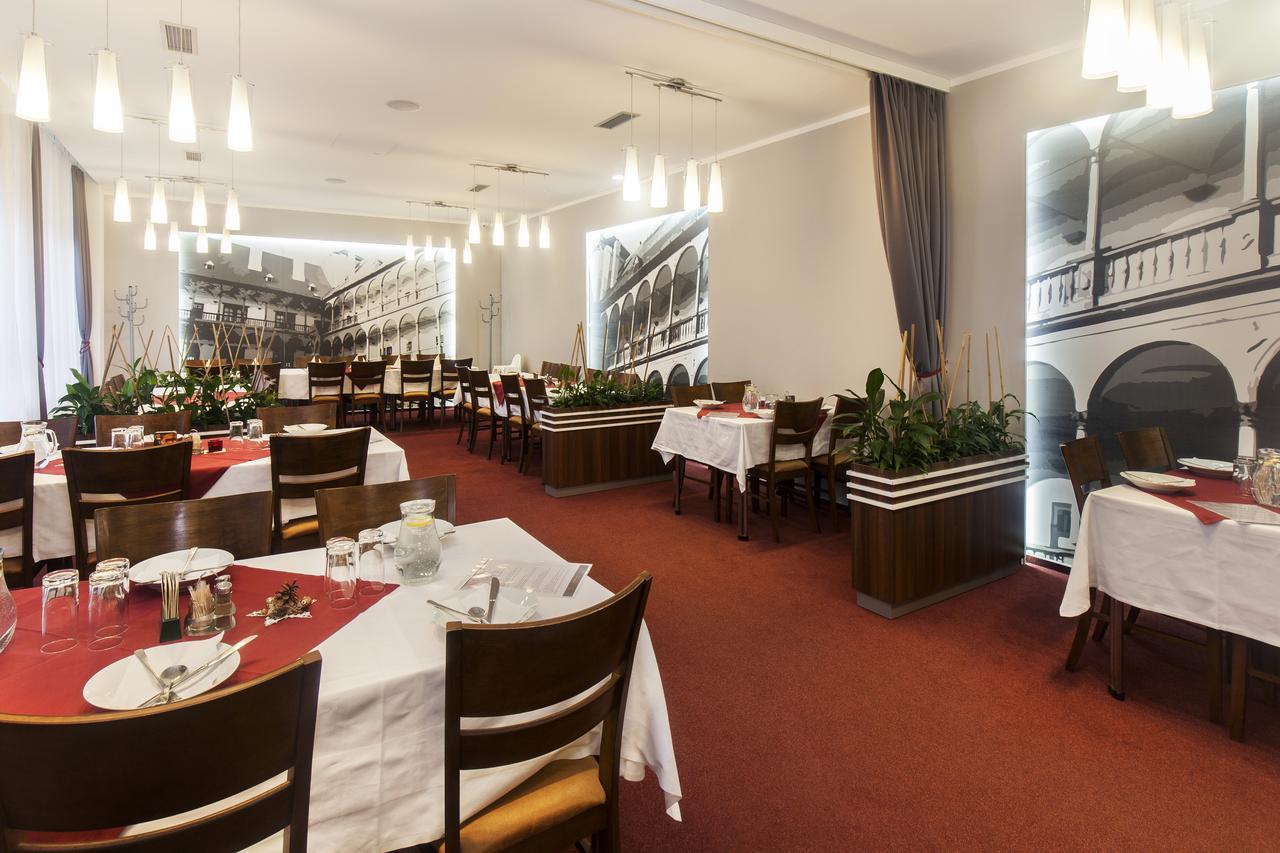 Arkada Hotel Bučovice Zewnętrze zdjęcie